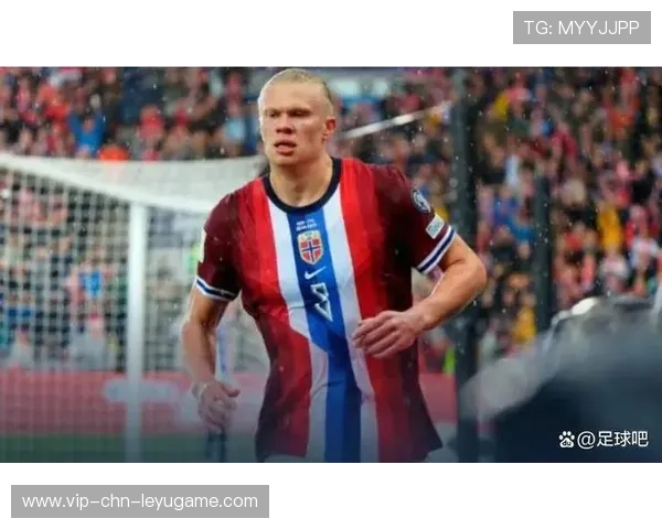 世界杯哈兰德头球力压解围完成致胜一击