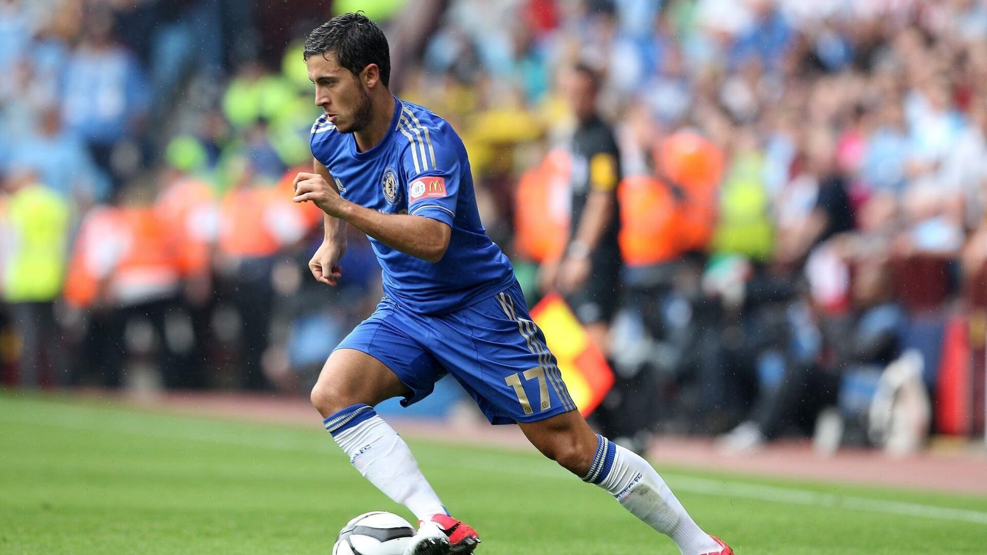 BronMuse对比拉拉维亚&芬尼-史密斯并发问:谁更香?